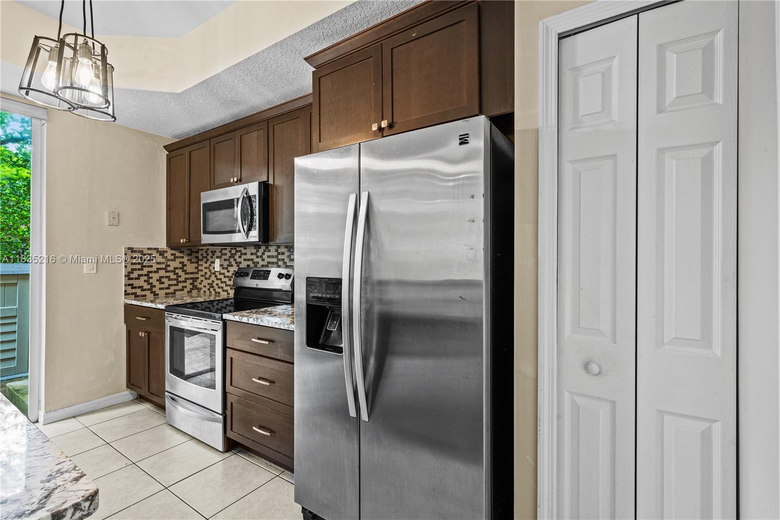 HAMPTON ISLES CONDO - Residential