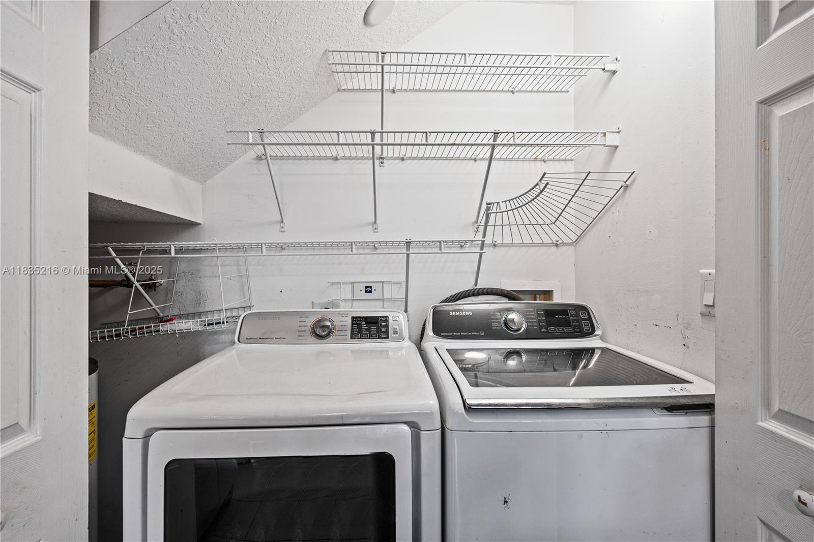 HAMPTON ISLES CONDO - Residential