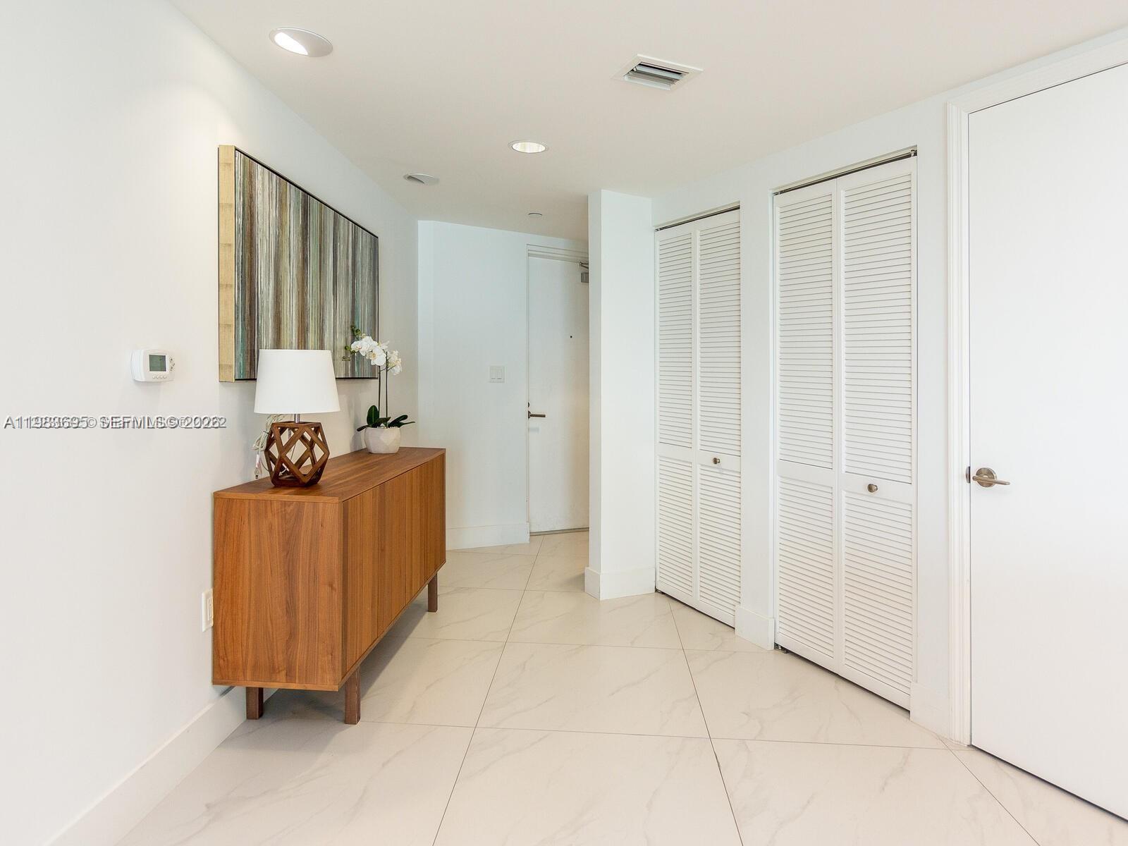 9821 E Bay Harbor Dr 502