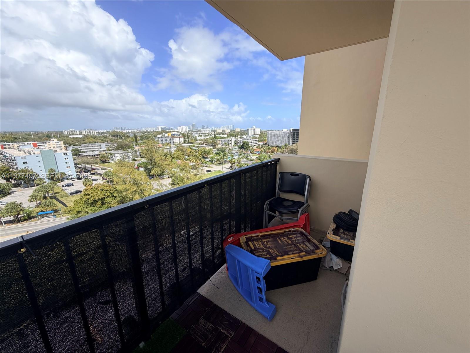 GREENWICH PH I CONDO - Residential