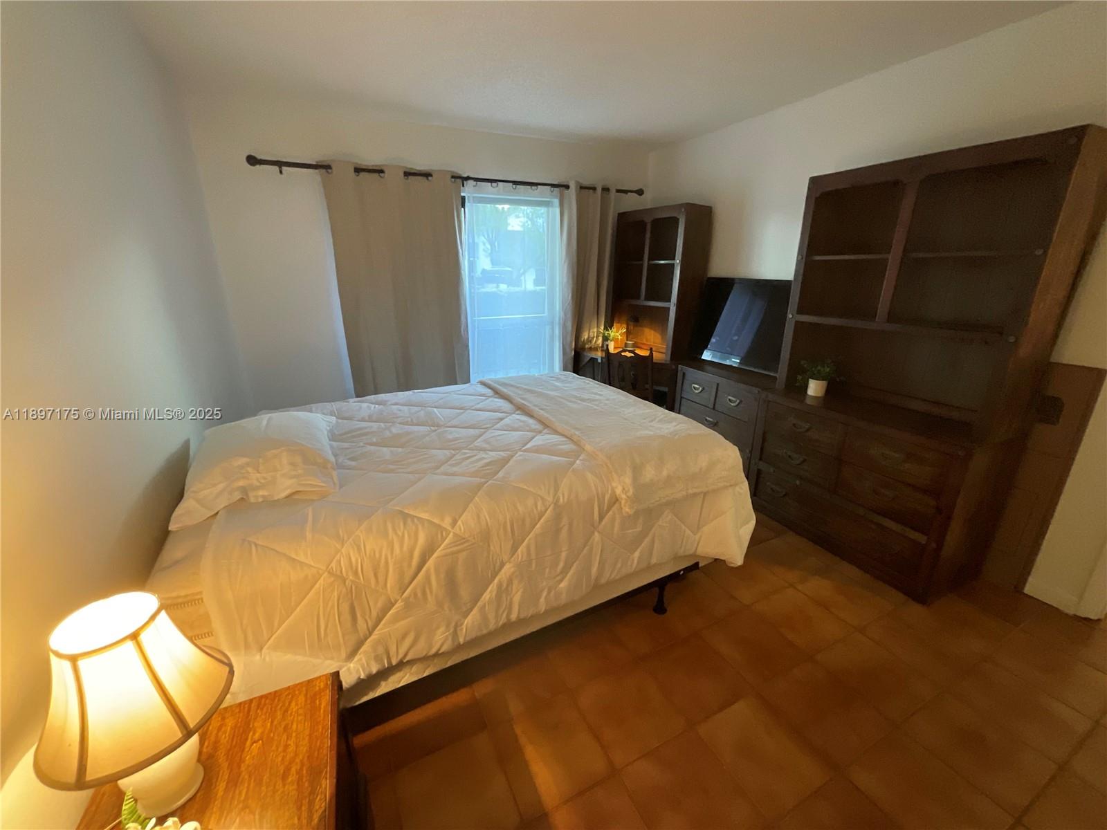 LYNBROOK COURT CONDO PH I - Residential Lease