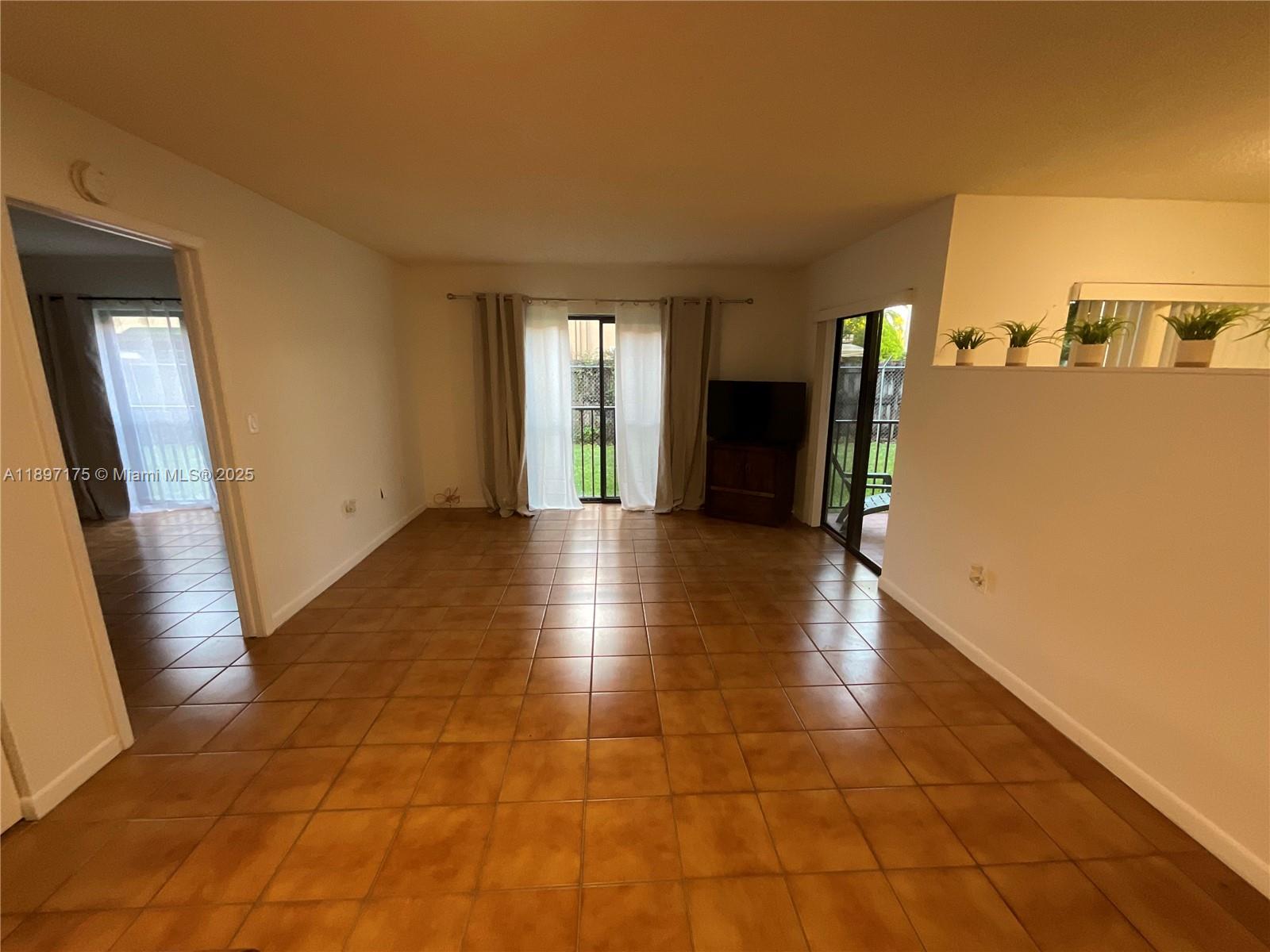 LYNBROOK COURT CONDO PH I - Residential Lease