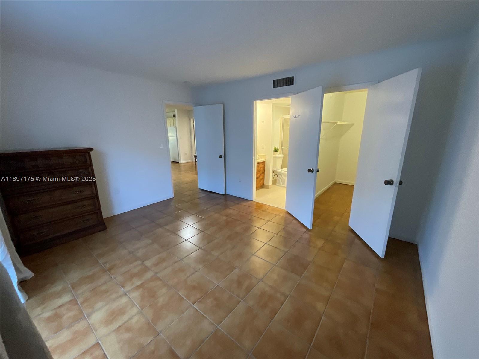 LYNBROOK COURT CONDO PH I - Residential Lease