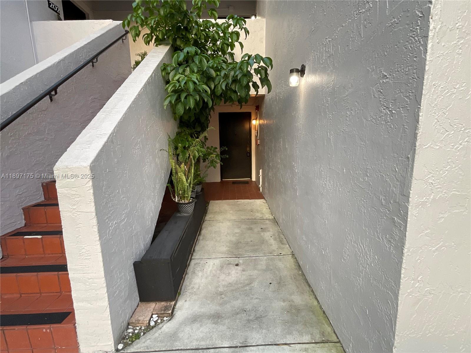 LYNBROOK COURT CONDO PH I - Residential Lease