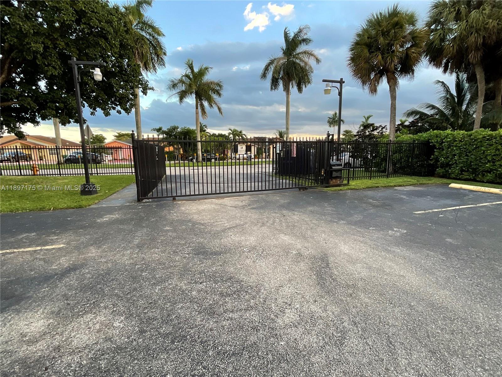 LYNBROOK COURT CONDO PH I - Residential Lease