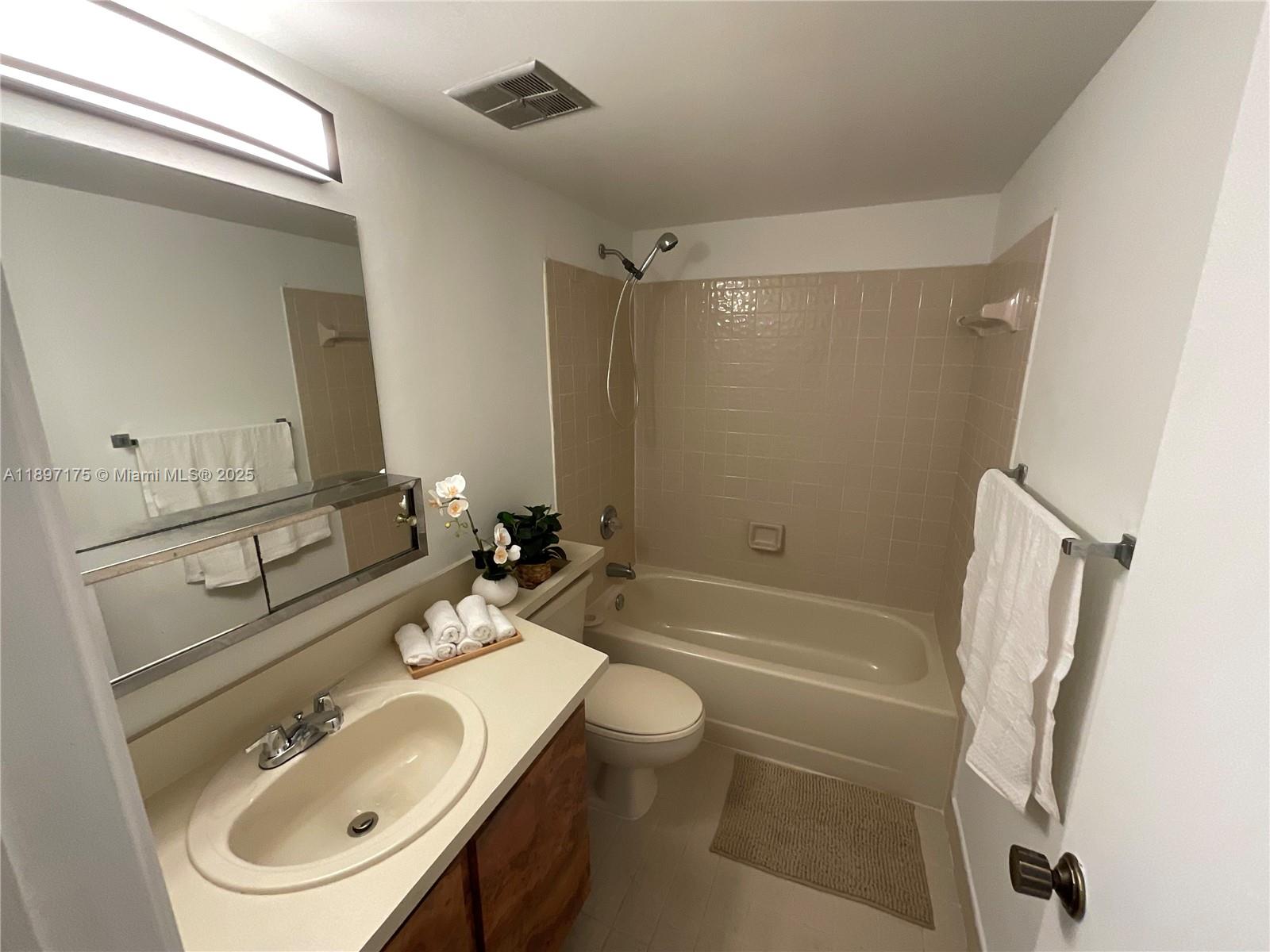 LYNBROOK COURT CONDO PH I - Residential Lease