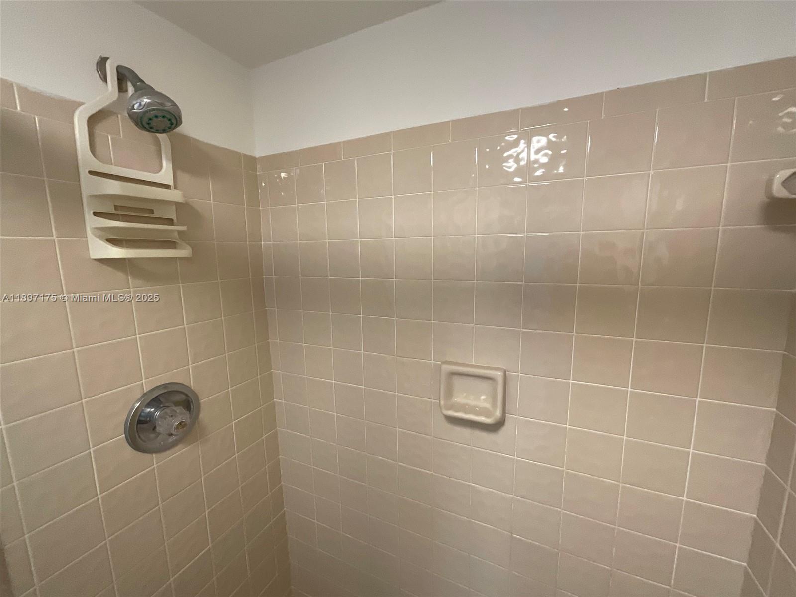 LYNBROOK COURT CONDO PH I - Residential Lease