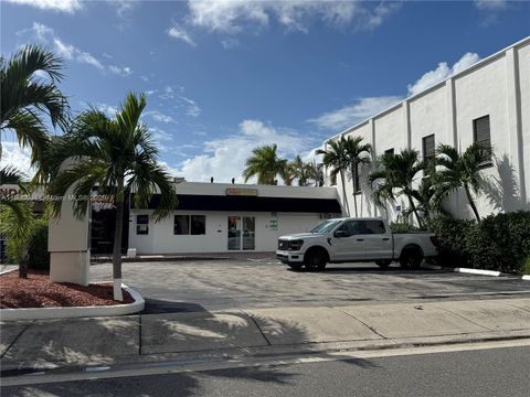 127 N Federal Hwy Lake Worth FL 33460