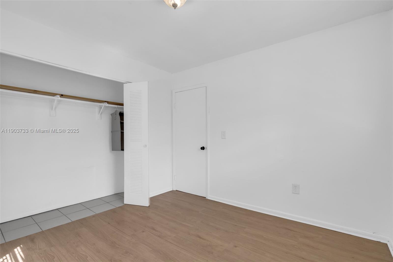 AMND MIAMI SUBURBAN ACRES - Residential Lease