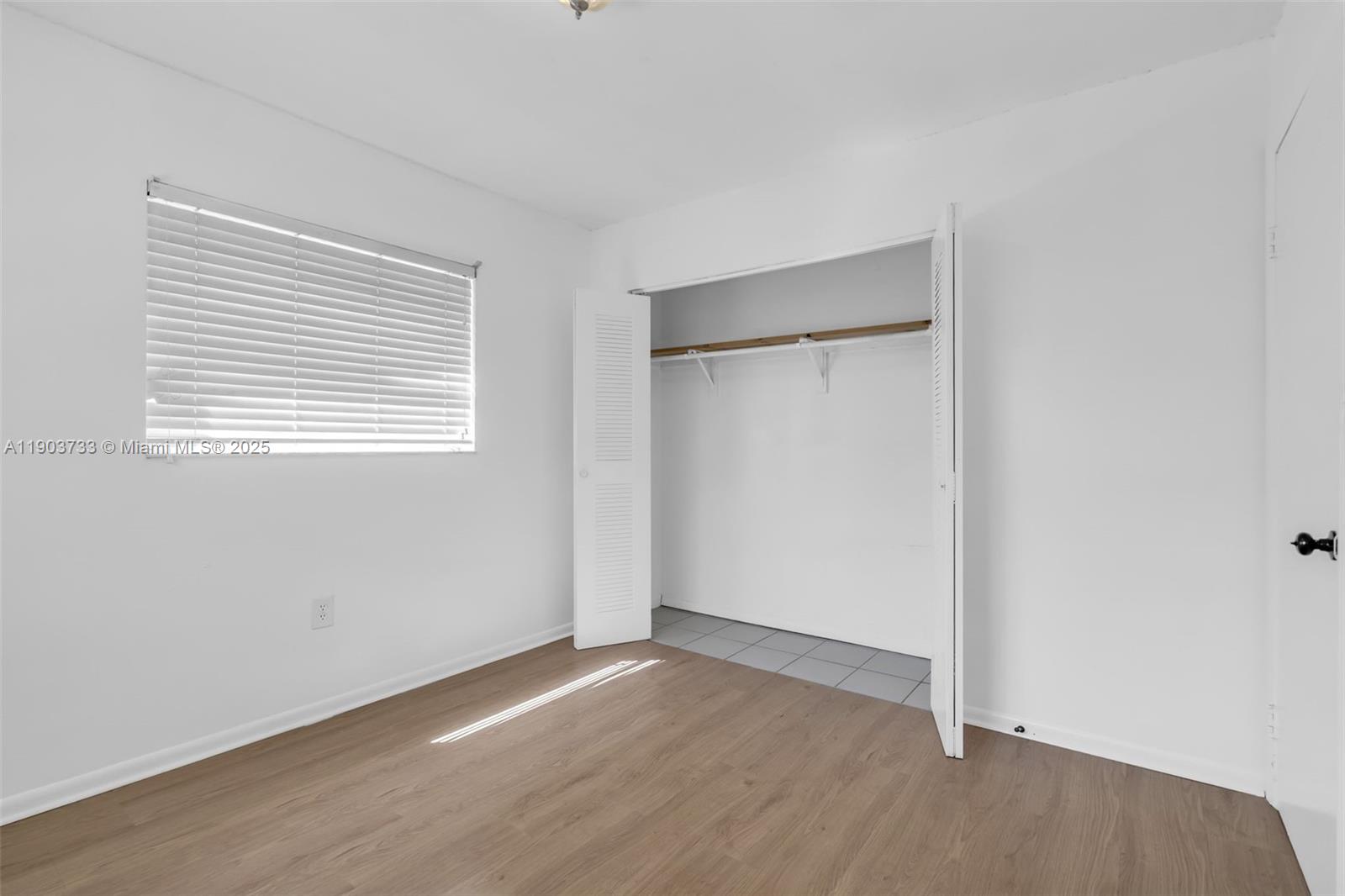 AMND MIAMI SUBURBAN ACRES - Residential Lease