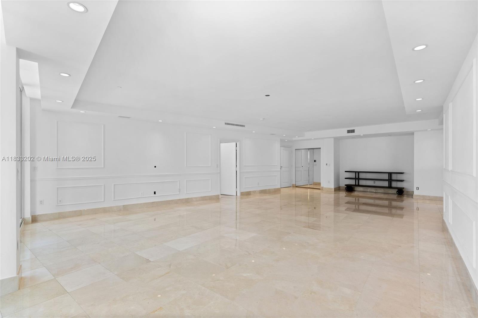9601 Collins Ave 1002