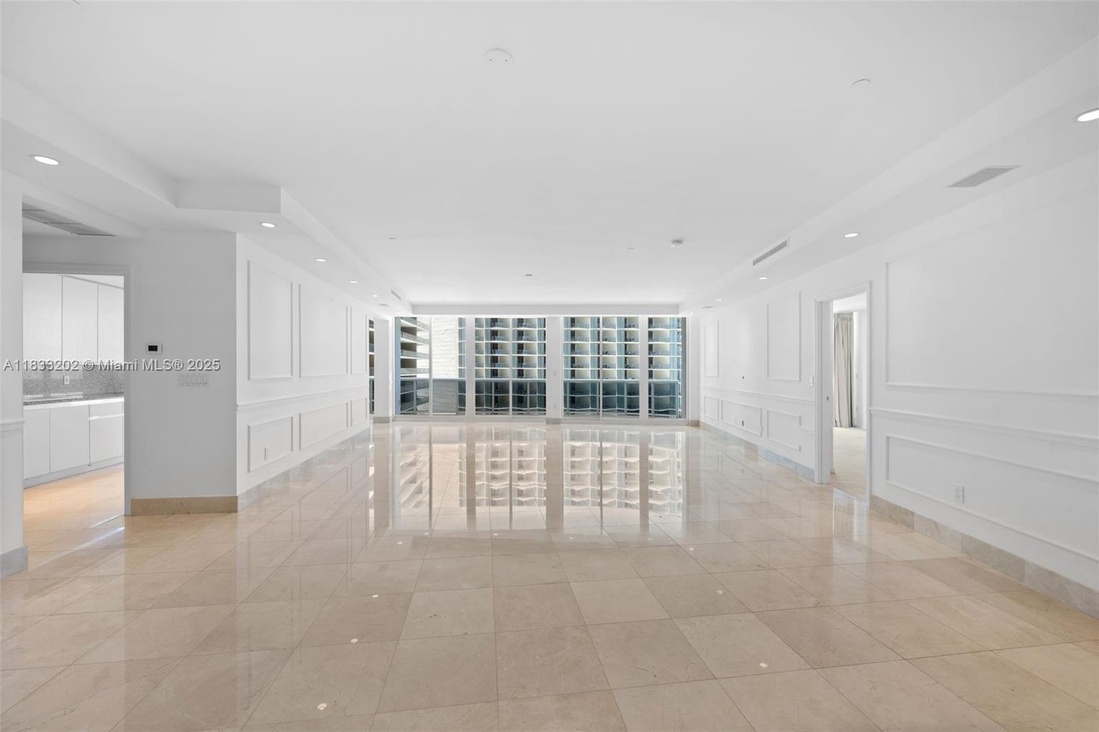 9601 Collins Ave 1002