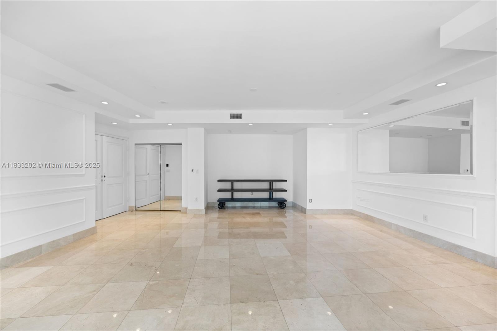 9601 Collins Ave 1002