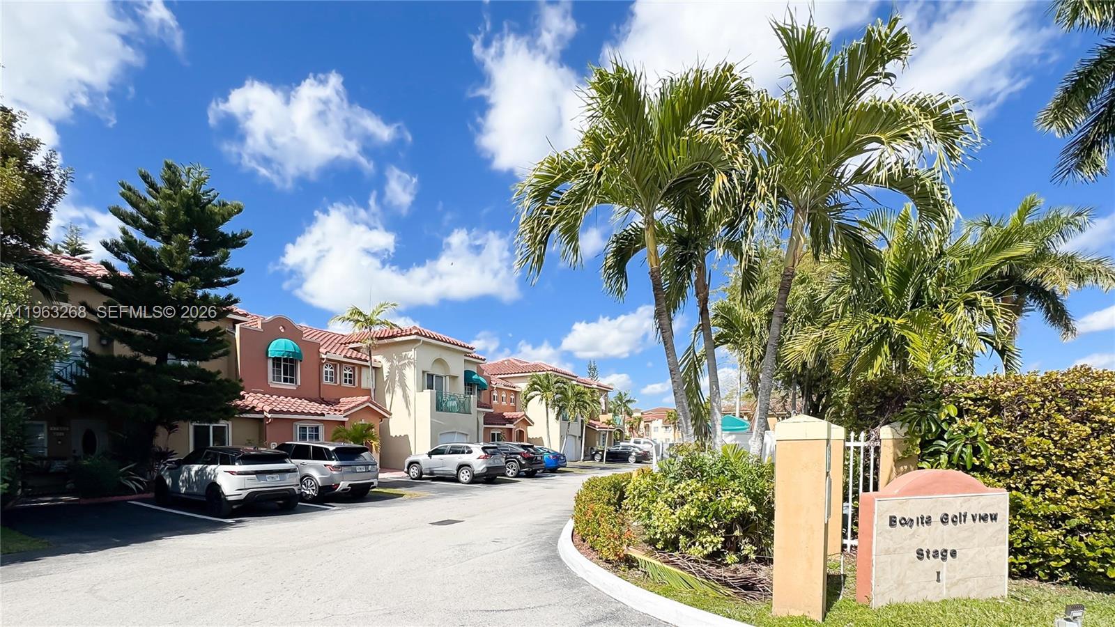 BONITA GOLF VIEW TOWNVILL - Residential