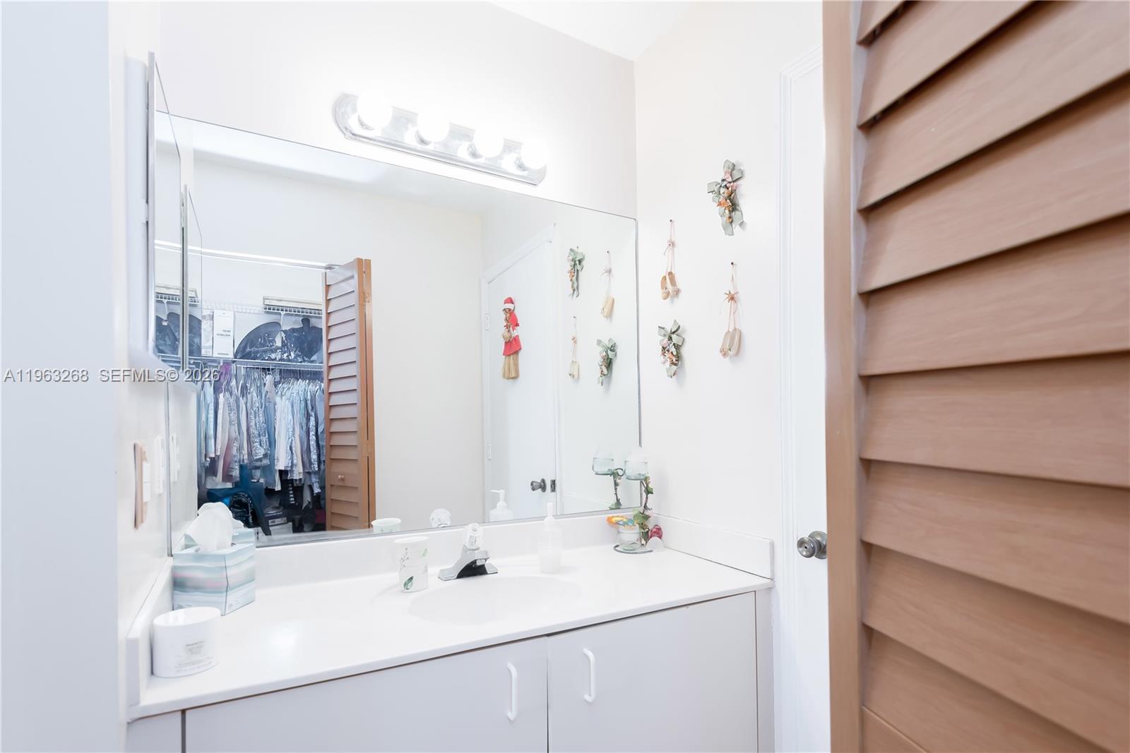 BONITA GOLF VIEW TOWNVILL - Residential