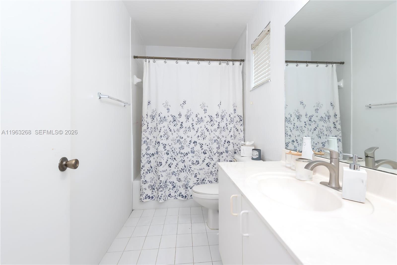 BONITA GOLF VIEW TOWNVILL - Residential