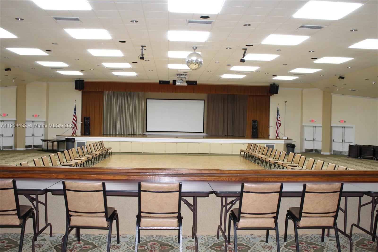 SUNRISE LAKES 133 CONDO - Residential