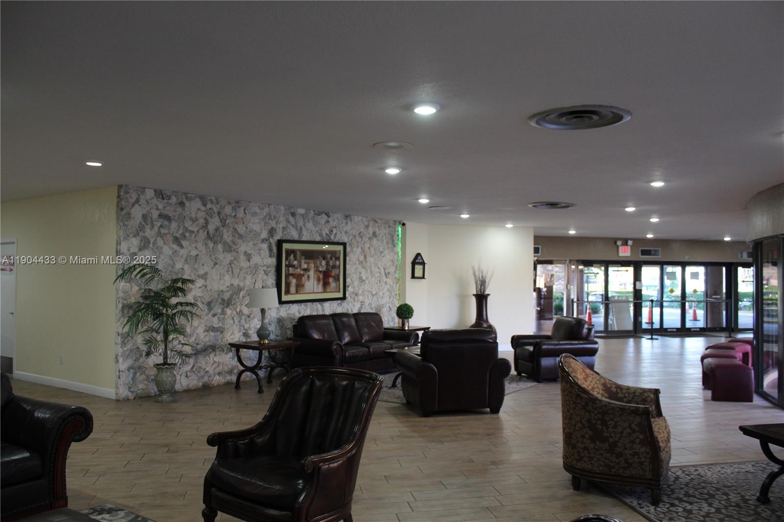 SUNRISE LAKES 133 CONDO - Residential