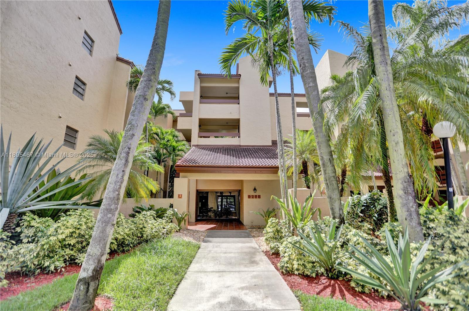 KENLAND POINTE CONDO IV - Residential Lease
