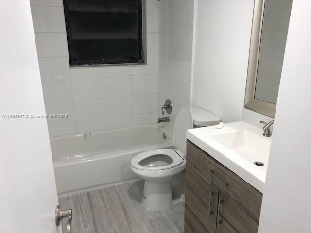 KENLAND POINTE CONDO IV - Residential Lease