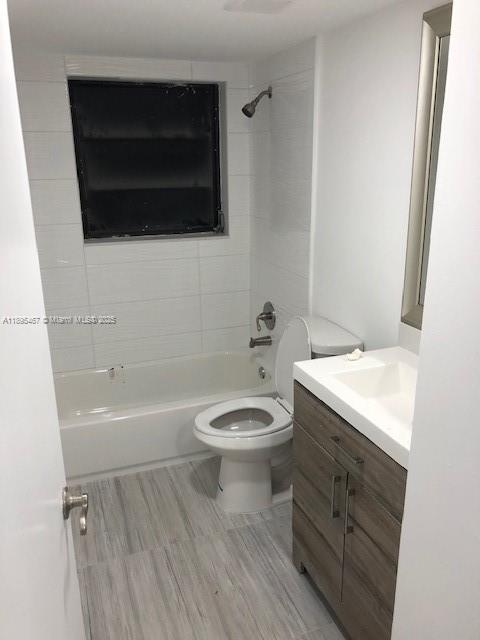 KENLAND POINTE CONDO IV - Residential Lease