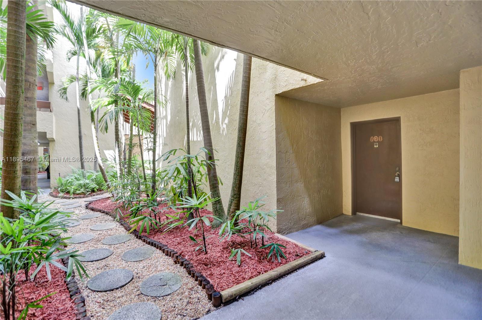 KENLAND POINTE CONDO IV - Residential Lease