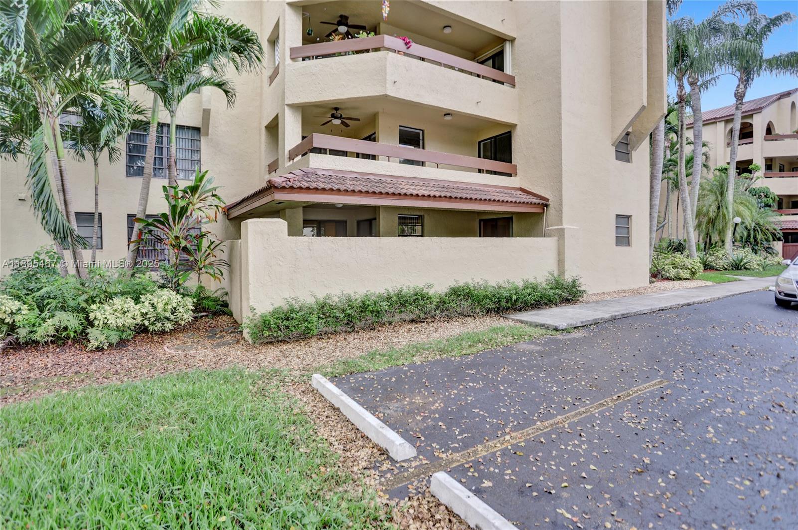 KENLAND POINTE CONDO IV - Residential Lease