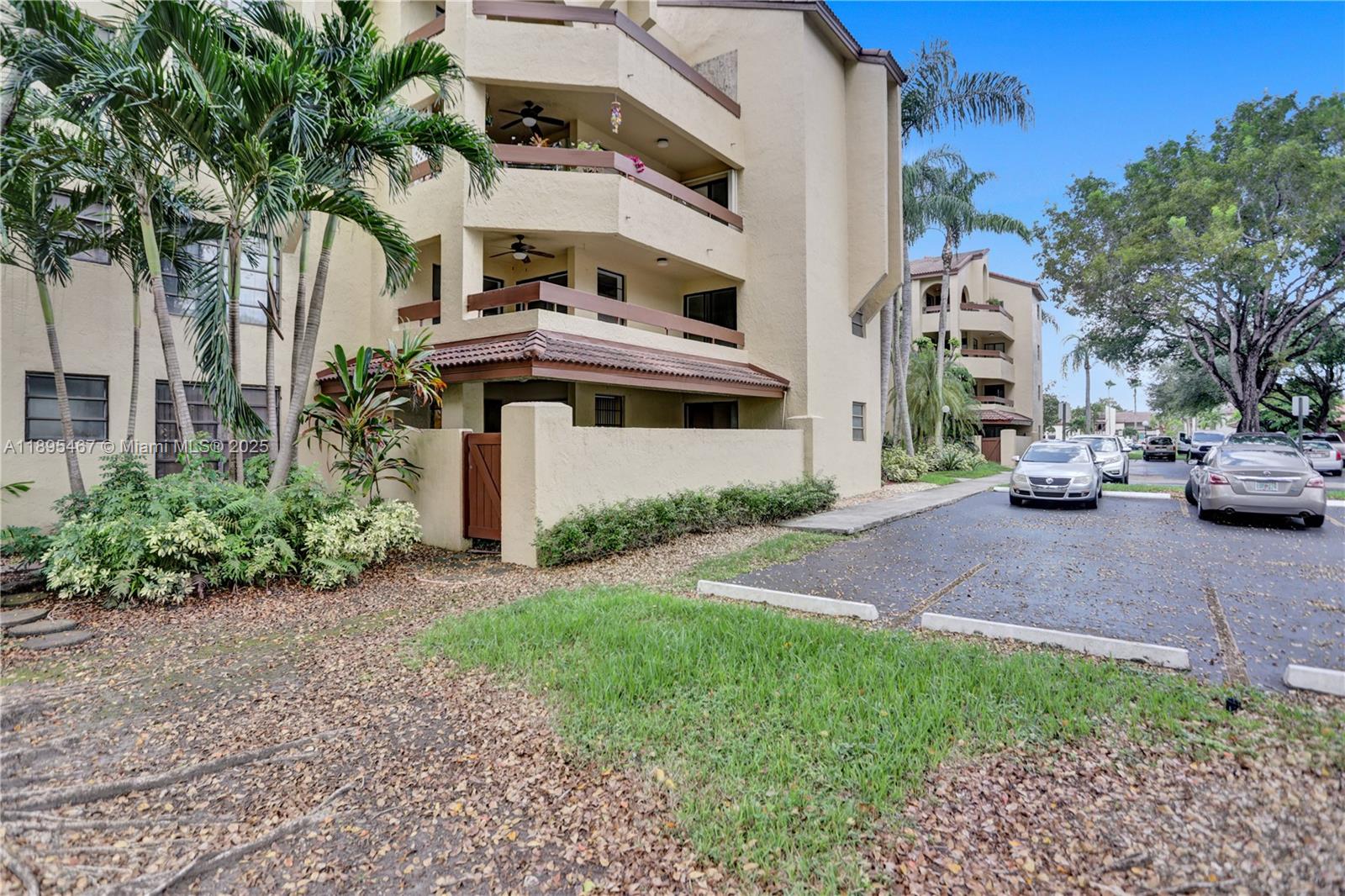KENLAND POINTE CONDO IV - Residential Lease