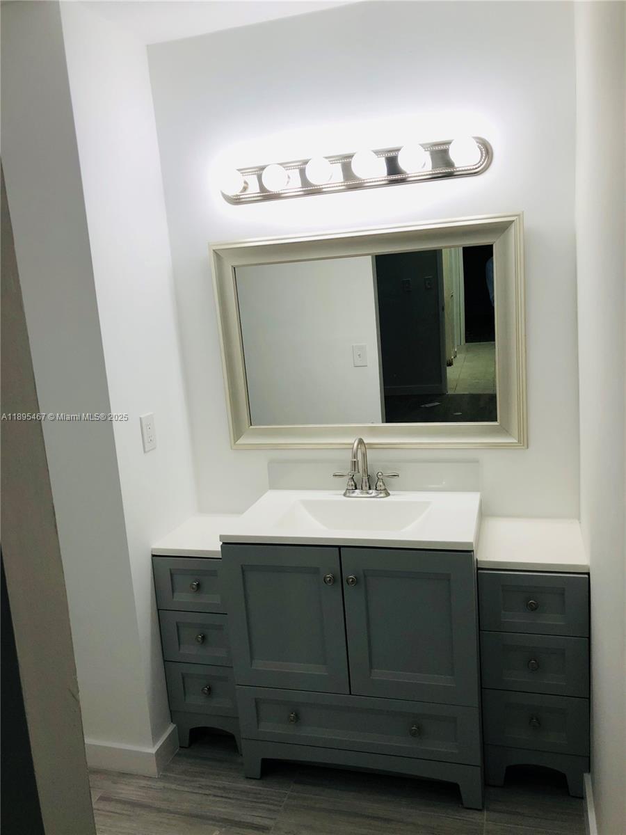 KENLAND POINTE CONDO IV - Residential Lease