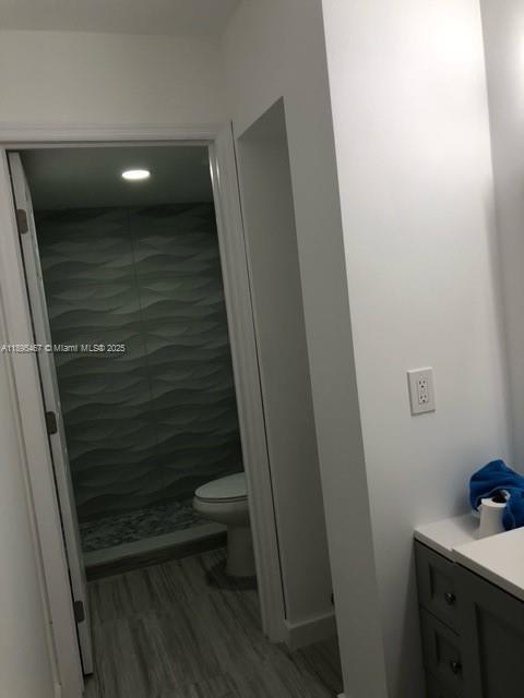 KENLAND POINTE CONDO IV - Residential Lease