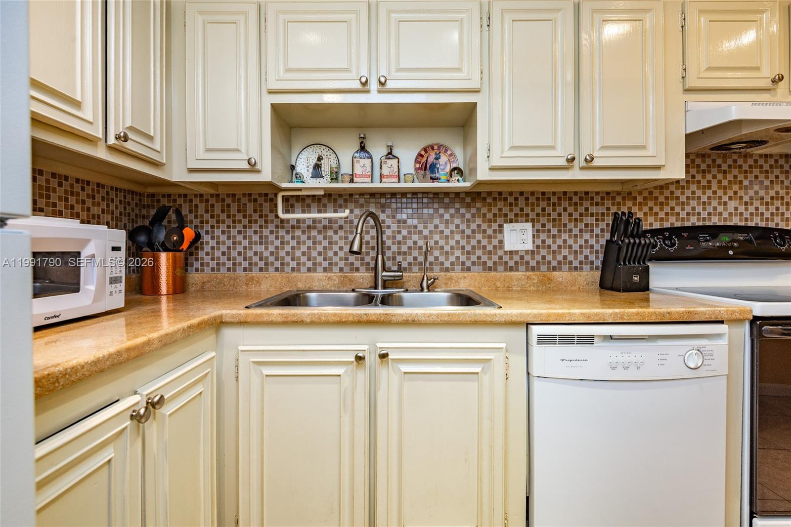 DEERFIELD PINES CONDO - Residential