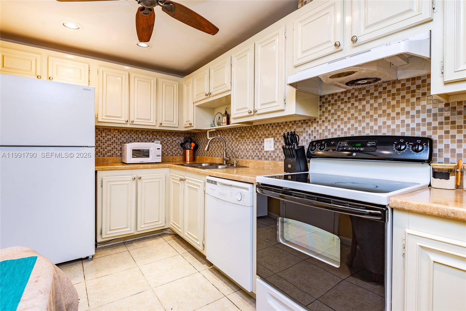 DEERFIELD PINES CONDO - Residential