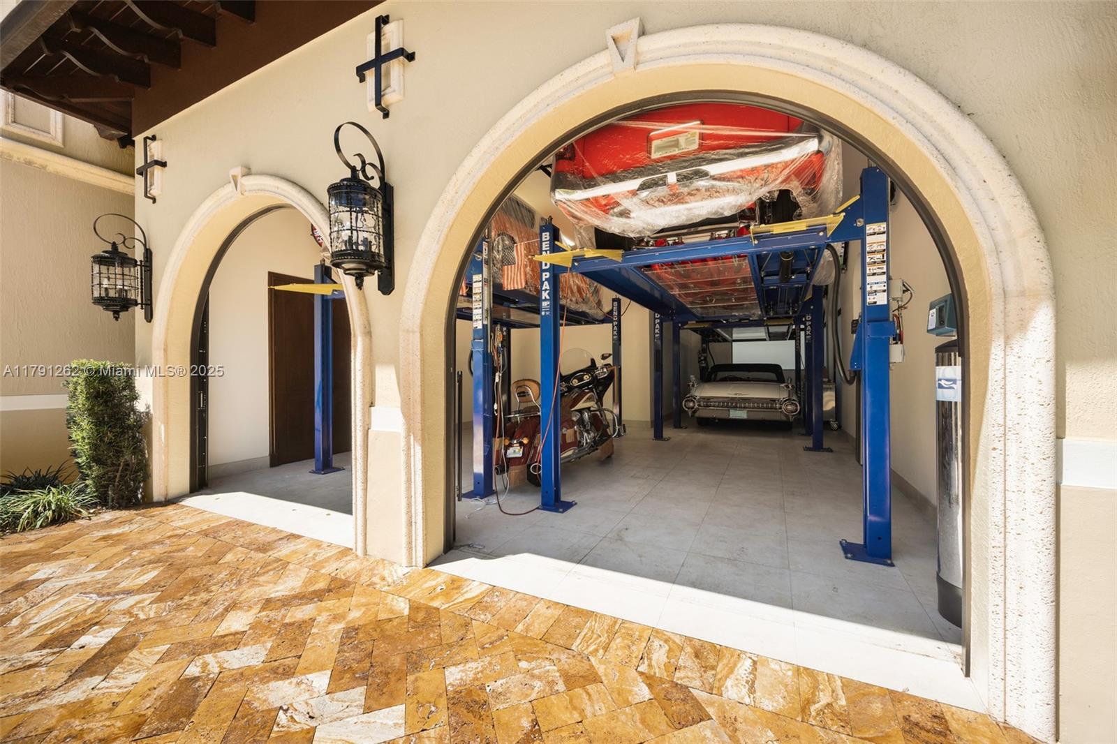 CORAL GABLES RIVIERA SEC - Residential Lease