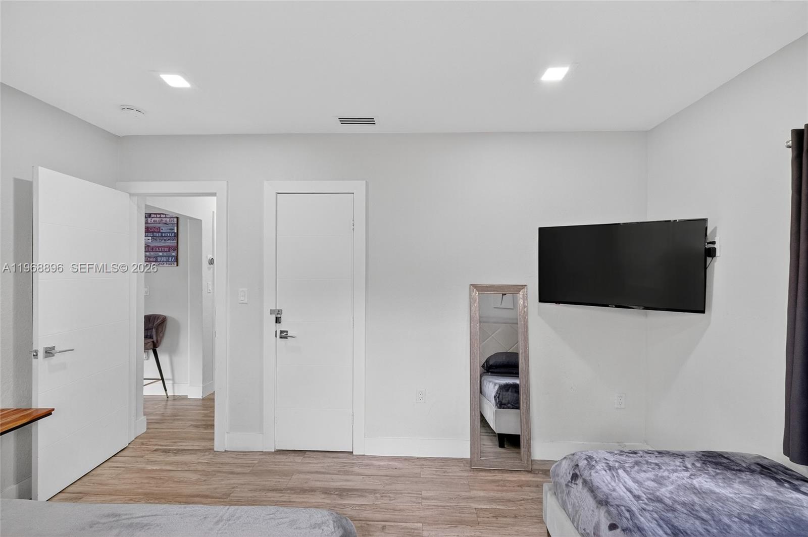 COLUMBIA PARK CORR PL - Residential