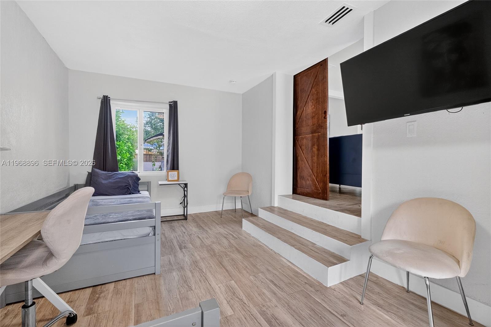 COLUMBIA PARK CORR PL - Residential