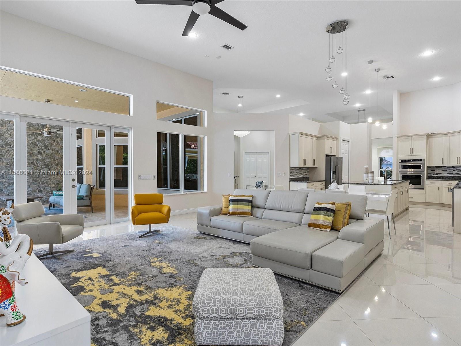 CHARLESTON OAKS - Residential