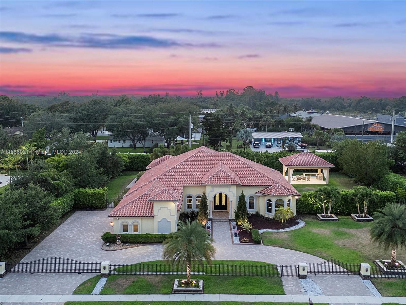 CHARLESTON OAKS - Residential