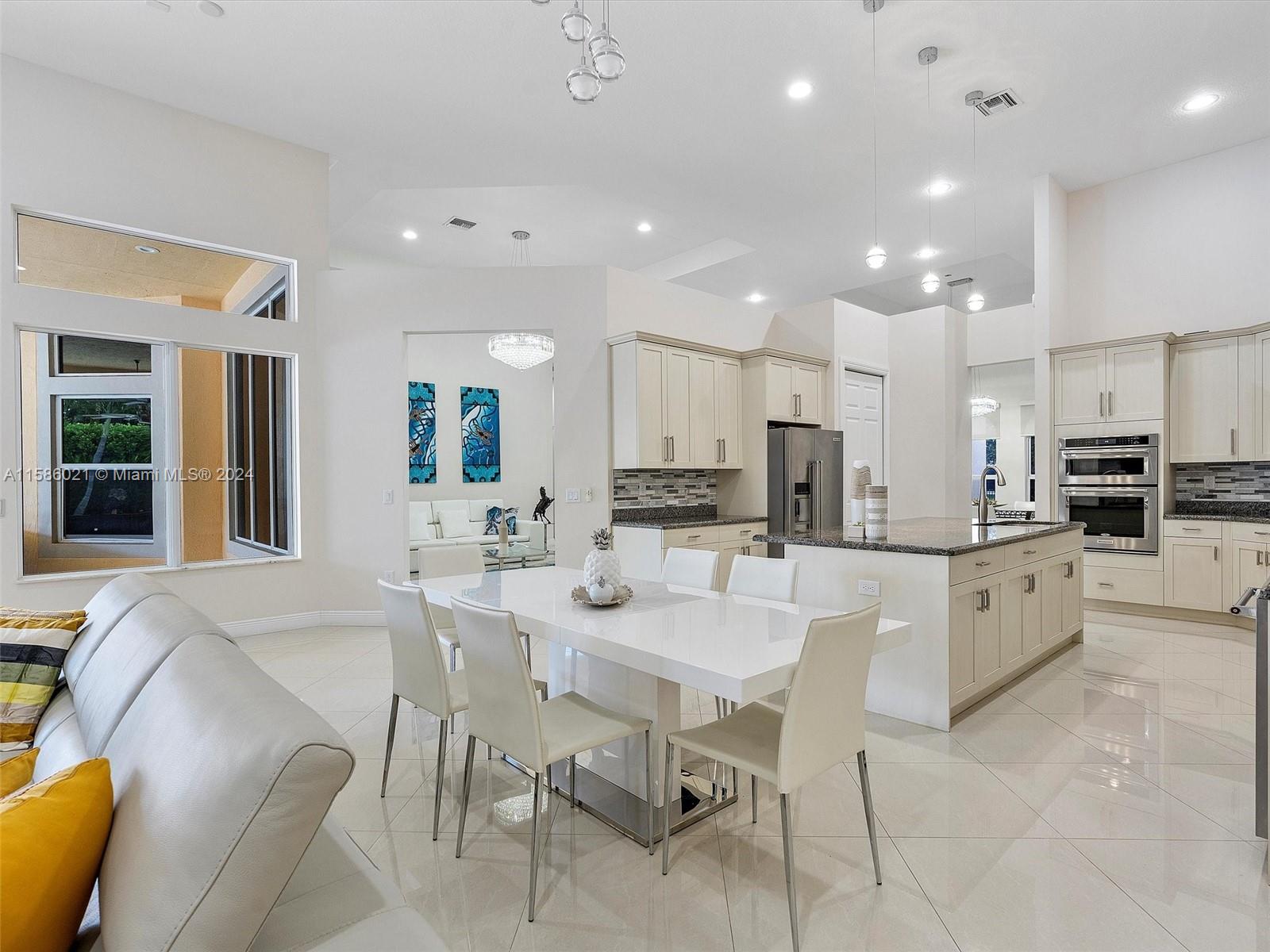 CHARLESTON OAKS - Residential