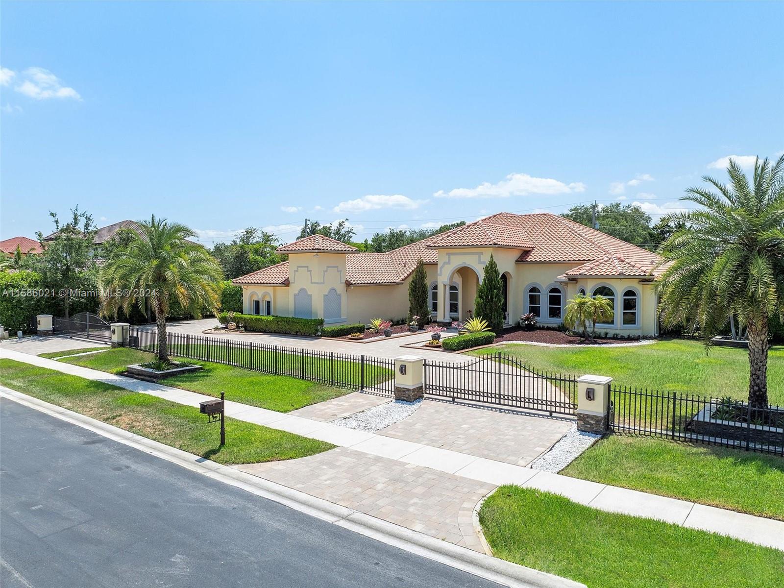 CHARLESTON OAKS - Residential