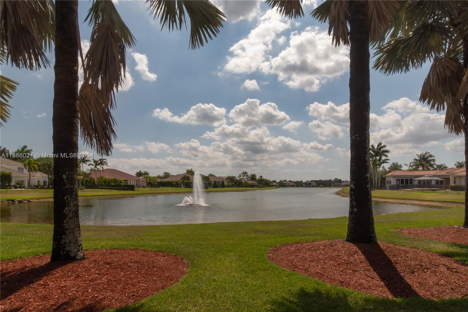 CHARLESTON OAKS - Residential