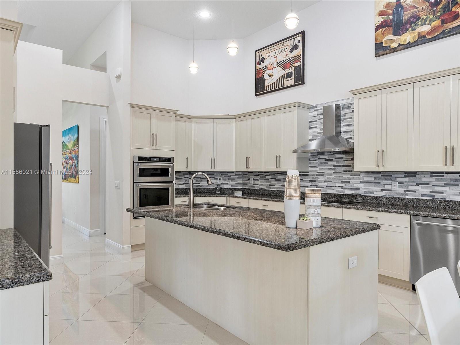 CHARLESTON OAKS - Residential