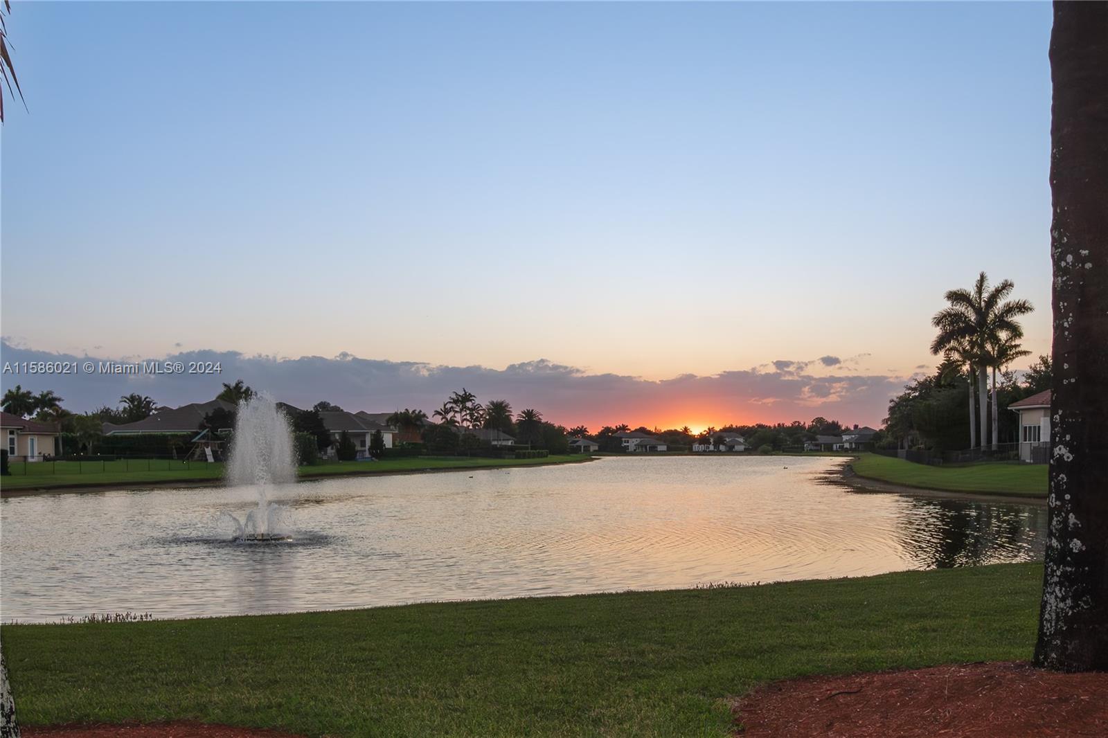 CHARLESTON OAKS - Residential