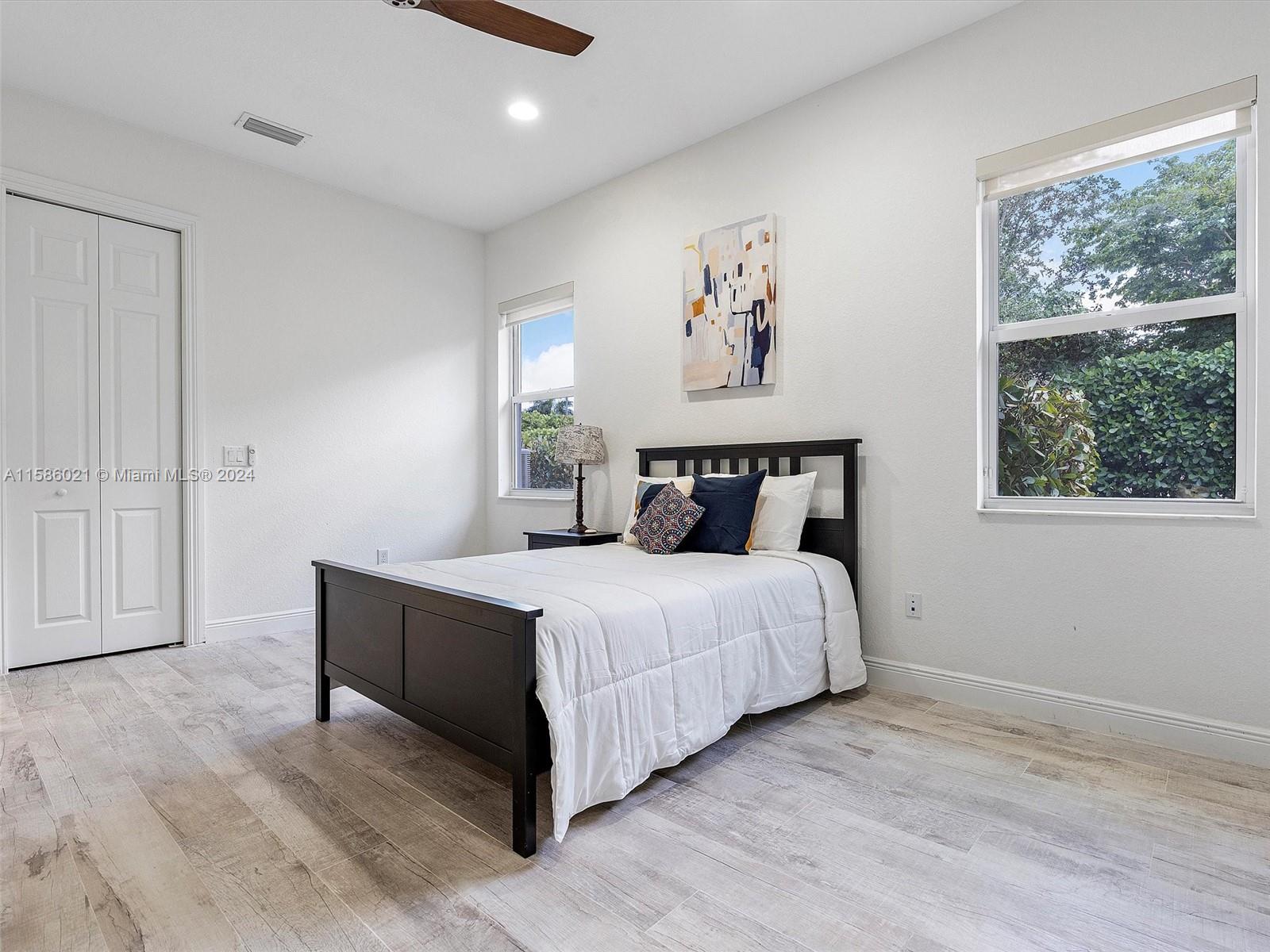 CHARLESTON OAKS - Residential