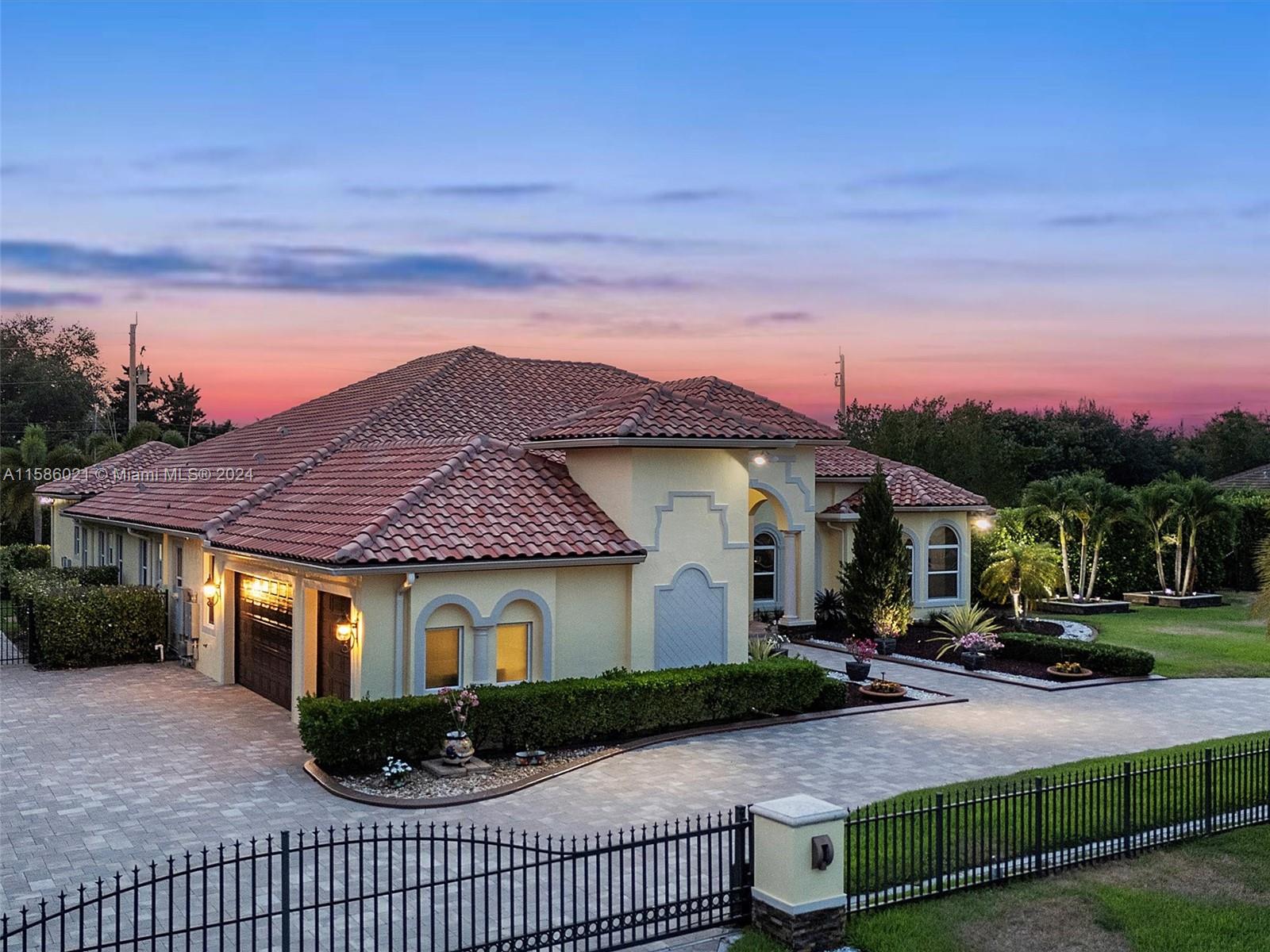 CHARLESTON OAKS - Residential