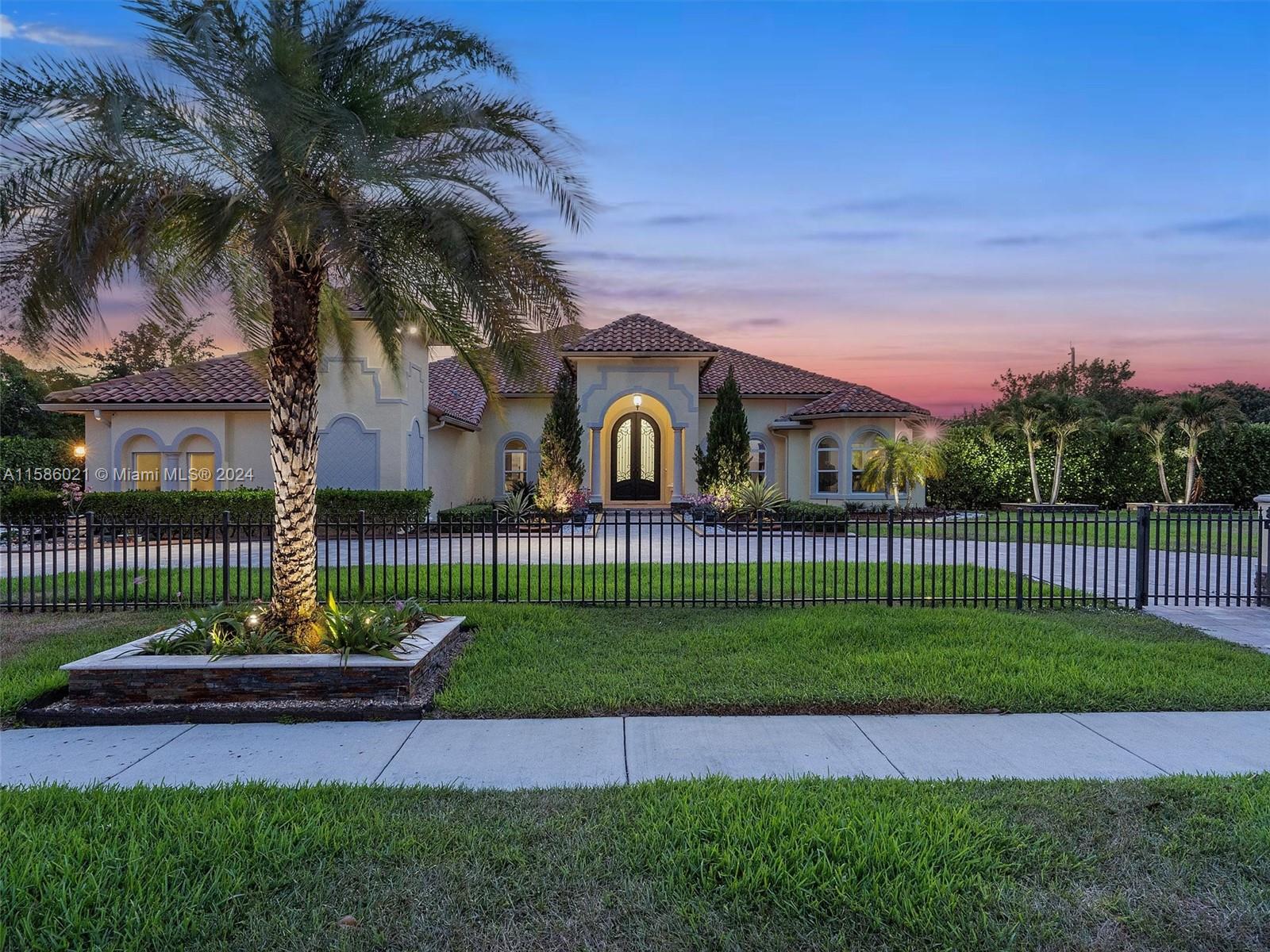 CHARLESTON OAKS - Residential