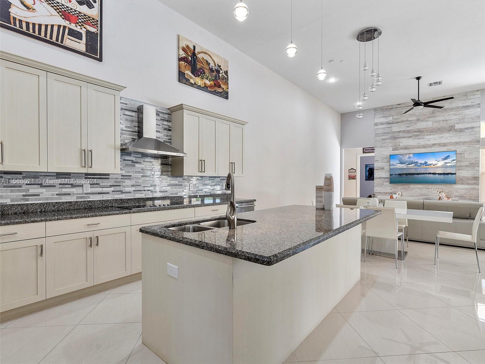 CHARLESTON OAKS - Residential