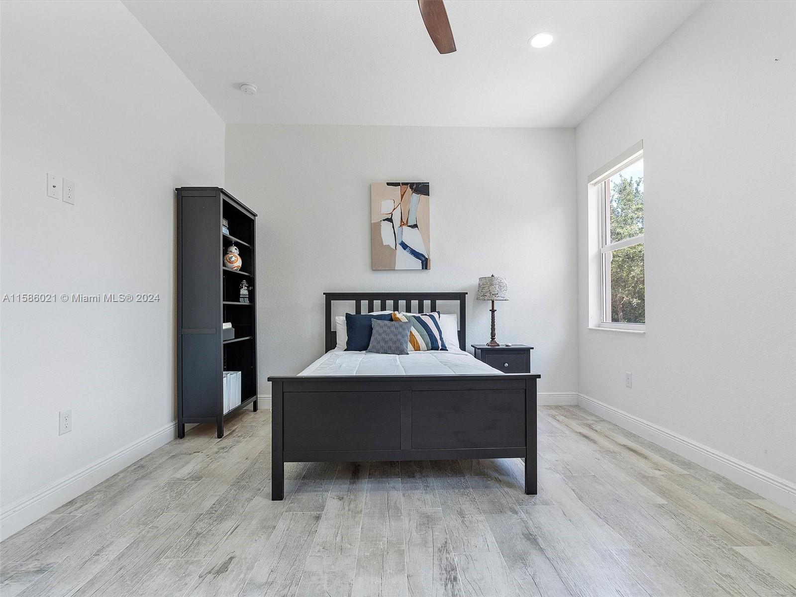 CHARLESTON OAKS - Residential