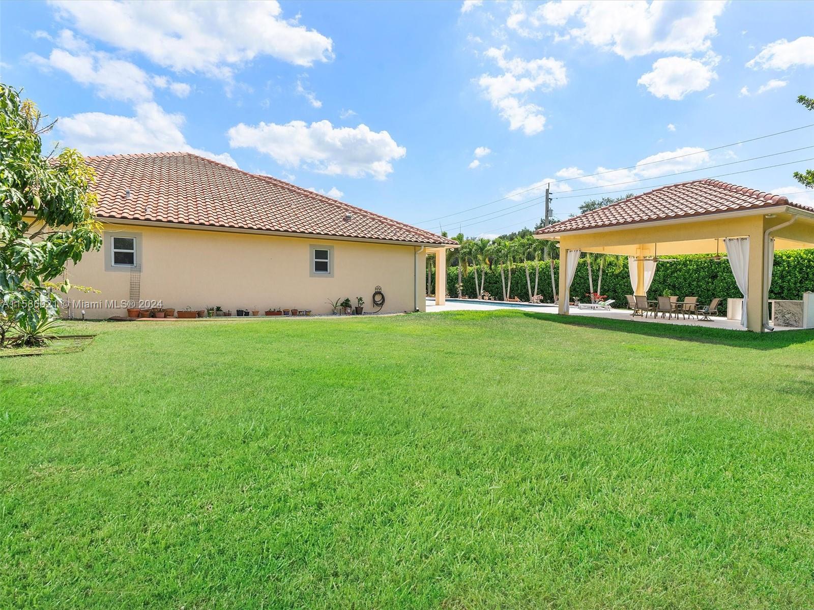 CHARLESTON OAKS - Residential