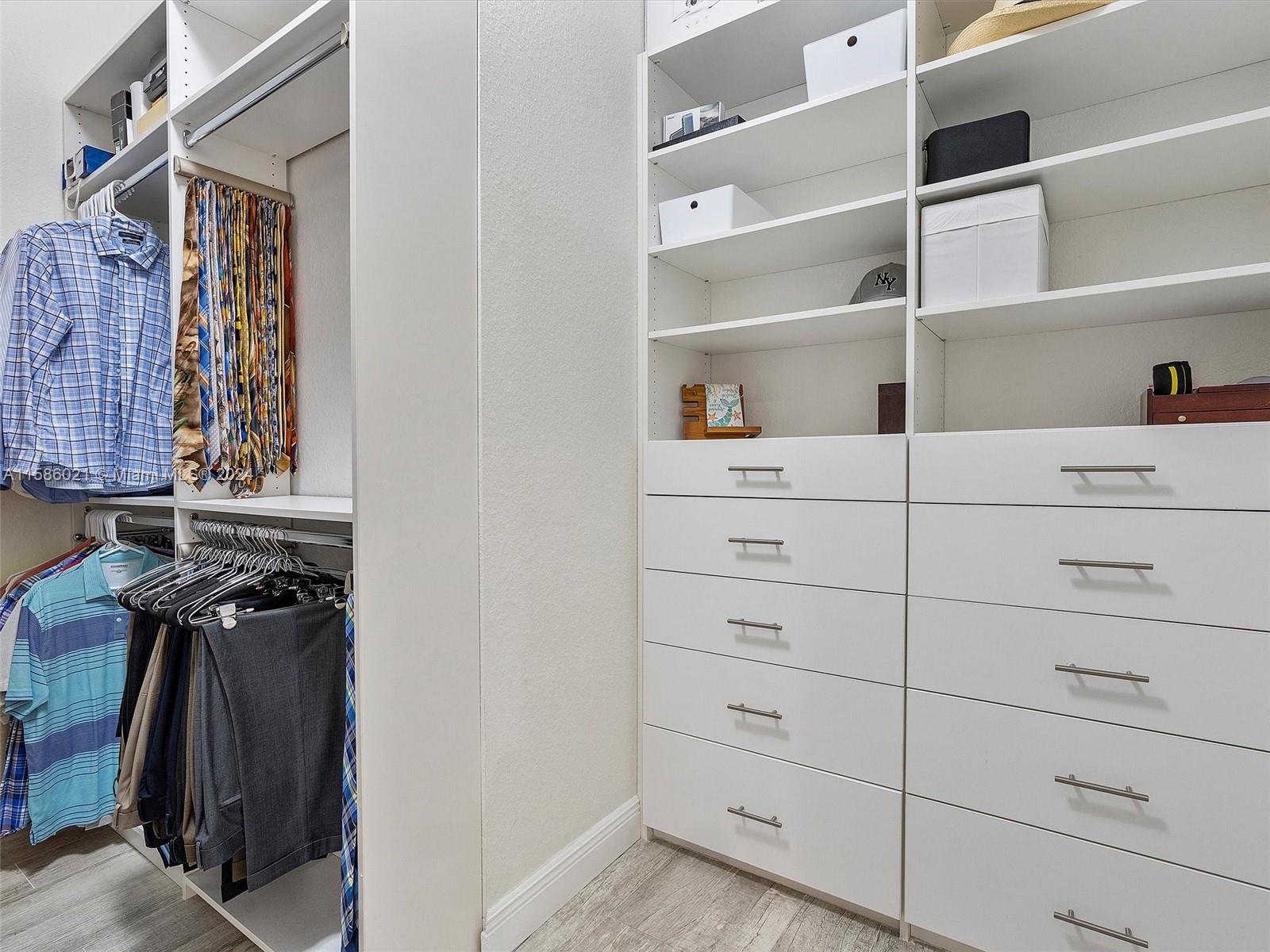 CHARLESTON OAKS - Residential