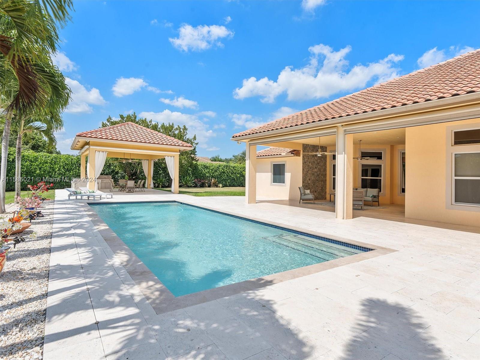 CHARLESTON OAKS - Residential